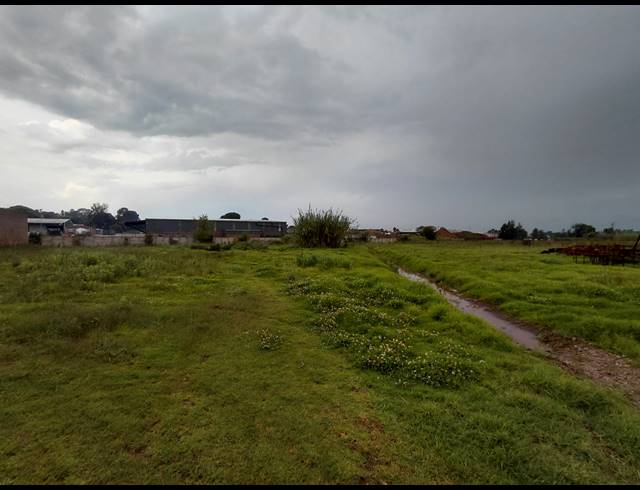 16,700M² VACANT LAND FOR SALE IN POMONA